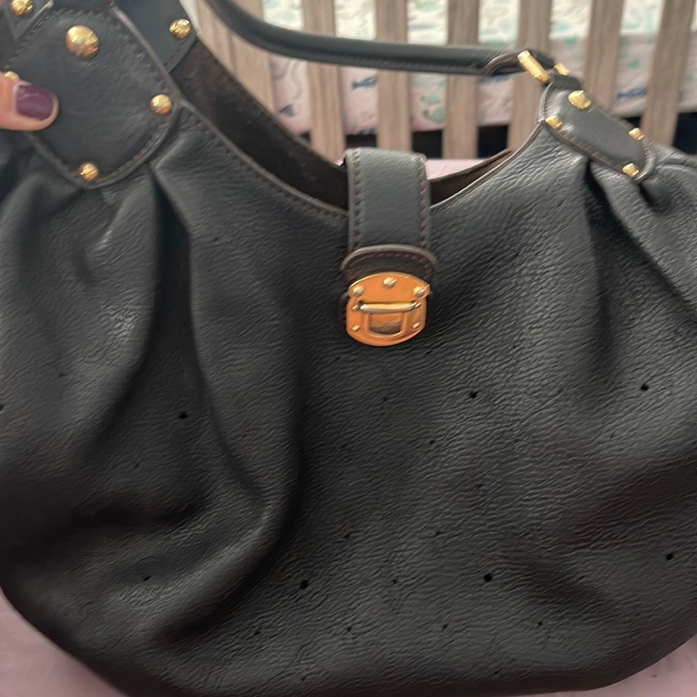 Louis Vuitton mahina XL hobo handbag